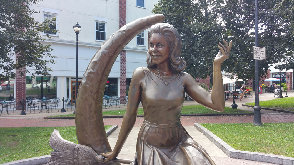 Bewitched statue in Salem